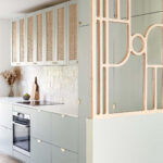Eine Helle Küche Mit Claustra Trennwand | Plum for Trennwand Küche Wohnzimmer
